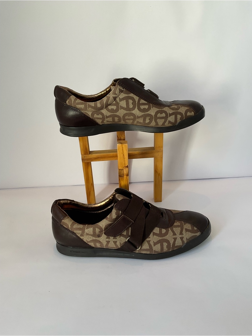 Vintage Etienne Aigner E-Giana Women’s Brown & Beige Logo Sneaker Style Flats - Picture 2 of 9
